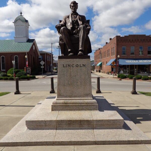 Lincoln Statue, Hodgenville Kentucky